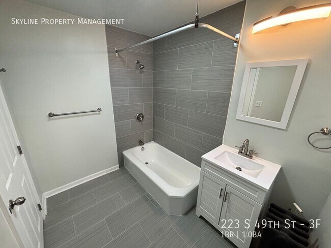 Building Photo - 223 S 49th St