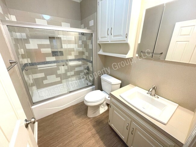 Building Photo - EXCELLENT LOCATION - 2BD/2BA FOR RENT