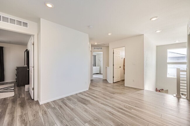 Building Photo - 10196 Worchester St