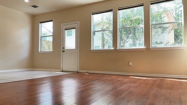 Building Photo - 39 S Camellia Grove Cir