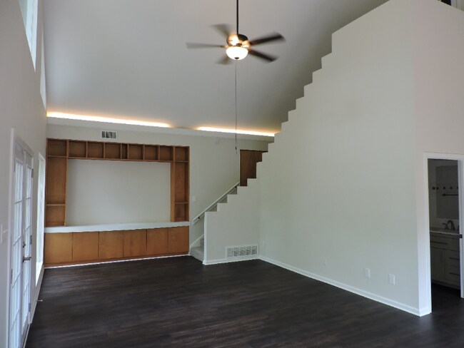 Building Photo - 414 S Reese St