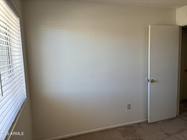 Building Photo - 5915 W Tierra Buena Ln