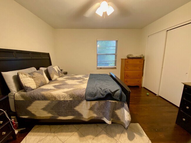 Building Photo - 7622-7624 MAIN STREET