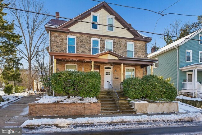 Building Photo - 92 Leigh Ave