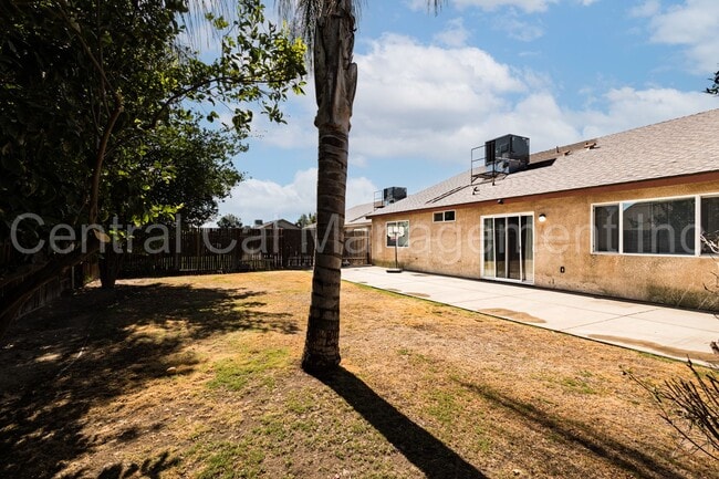 Building Photo - 4 Bedroom/2 Bath Home in Desired Southwest...