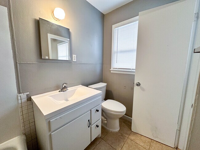 Building Photo - 2801 53rd St