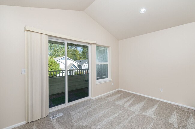 Building Photo - Stylishly updated 4 BedroHome in Park at C...