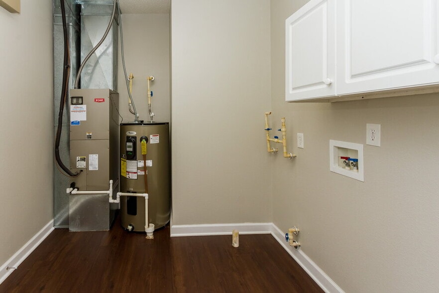 Building Photo - 9692 Stonewall Ln