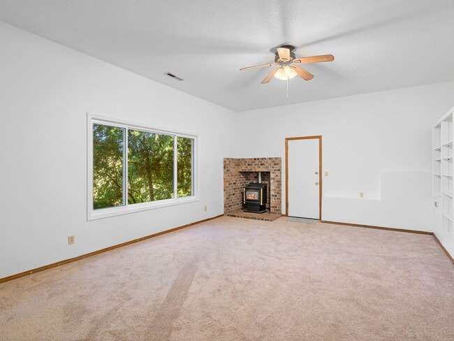 Building Photo - 1107 Meadowview Ct