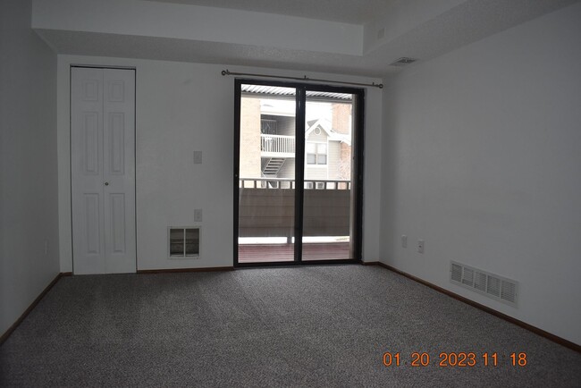 Building Photo - Cozy, Open, Quiet, and Clean Littleton 1 Bed!