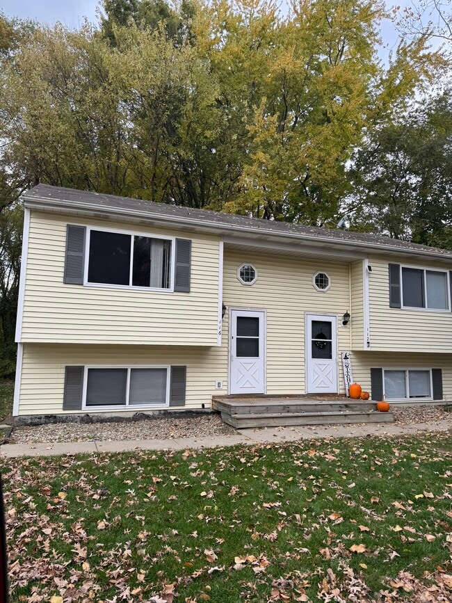 Building Photo - 116 Roosevelt St