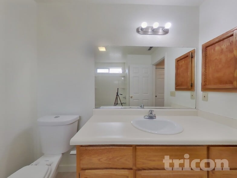 Building Photo - 5885 Wilkinson St