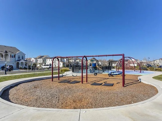 Building Photo - Premier 2/2 Condo in The Cannery