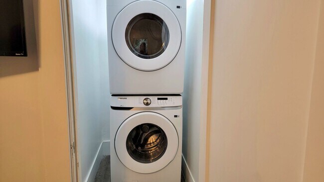 Building Photo - 044SCobert5503