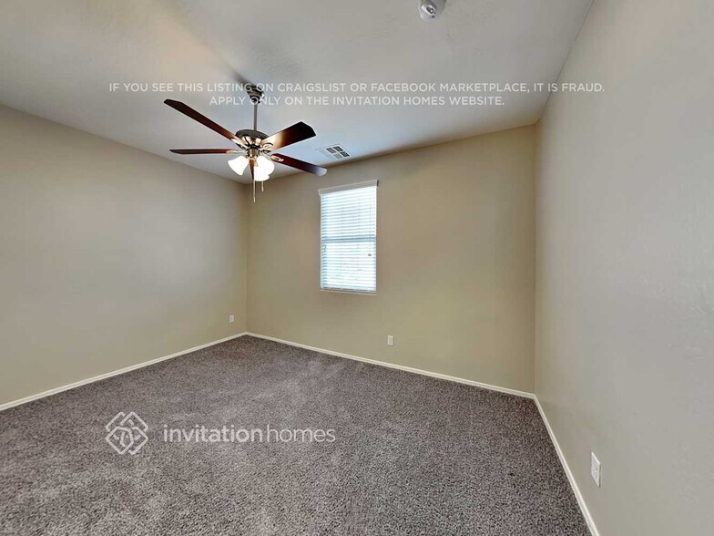 Building Photo - 274 S 174th Dr