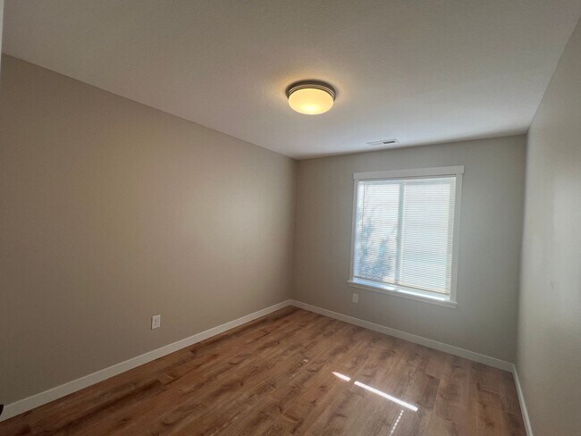 Building Photo - Recently Renovated! Spacious 3 Bedroom Home with Fenced Yard, Patio, and 2-Car Garage With Move I...
