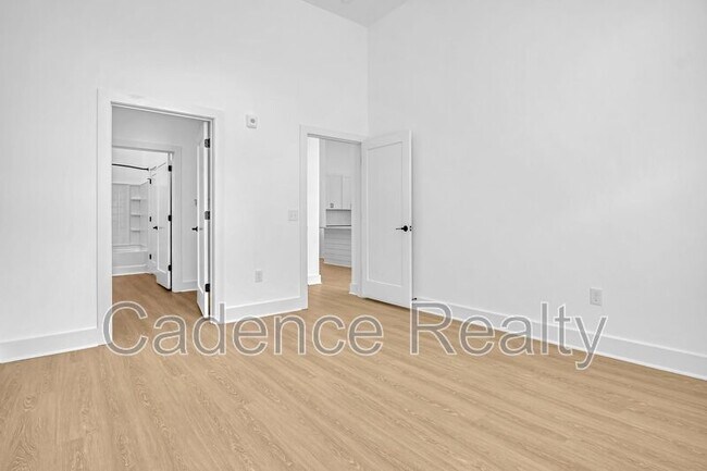 Building Photo - 614 S Kerr Ave