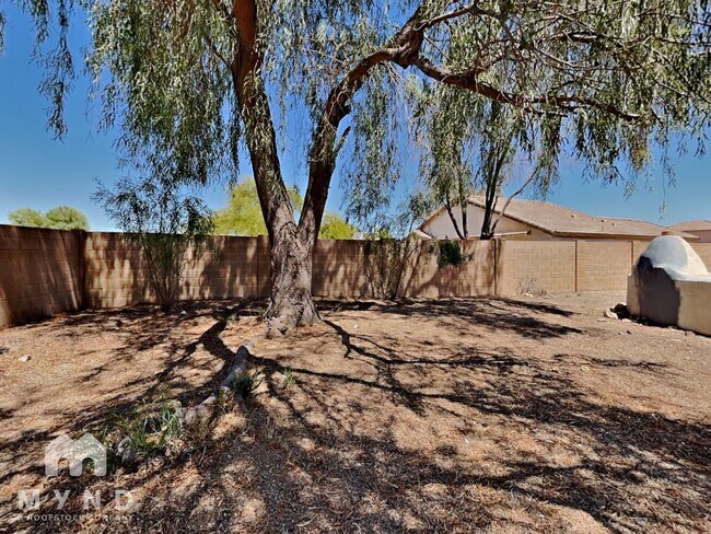 Building Photo - 12510 W Charter Oak Rd