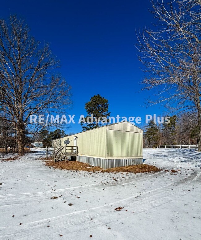 Building Photo - 29 Oak Ln