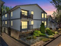 Building Photo - Top Floor 2-Bed Condo with Garage Parking