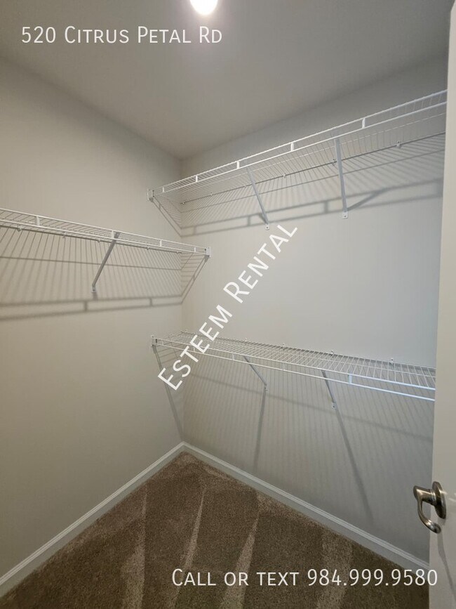 Building Photo - 520 Citrus Petal Rd