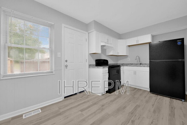 Building Photo - 3043 Morsetown Ct S