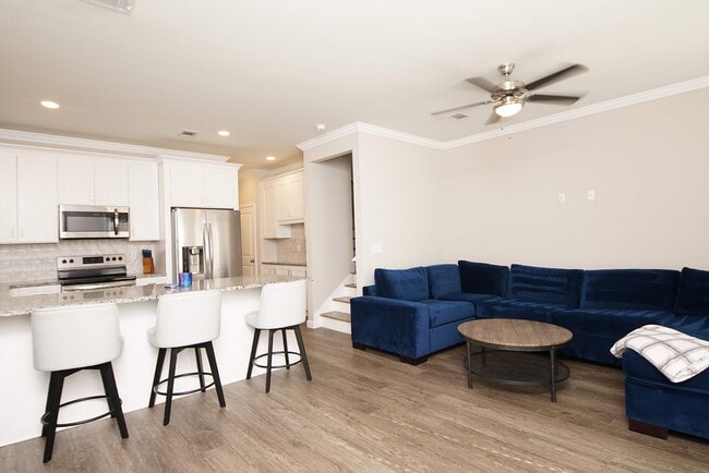 Building Photo - Great Location in Fort Walton Beach Near Bases and Hospital.