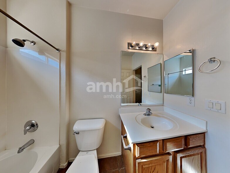 Building Photo - 99 S 165th Dr