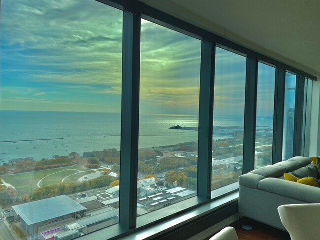 Building Photo - 60 E Monroe St