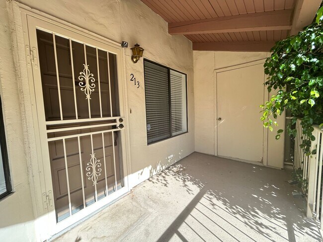 Building Photo - Spacious 2 Bedroom, 2 Bathroom Condo