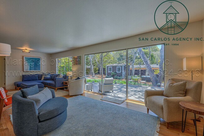 Building Photo - Furnished Two Bedroom Carmel Cottage