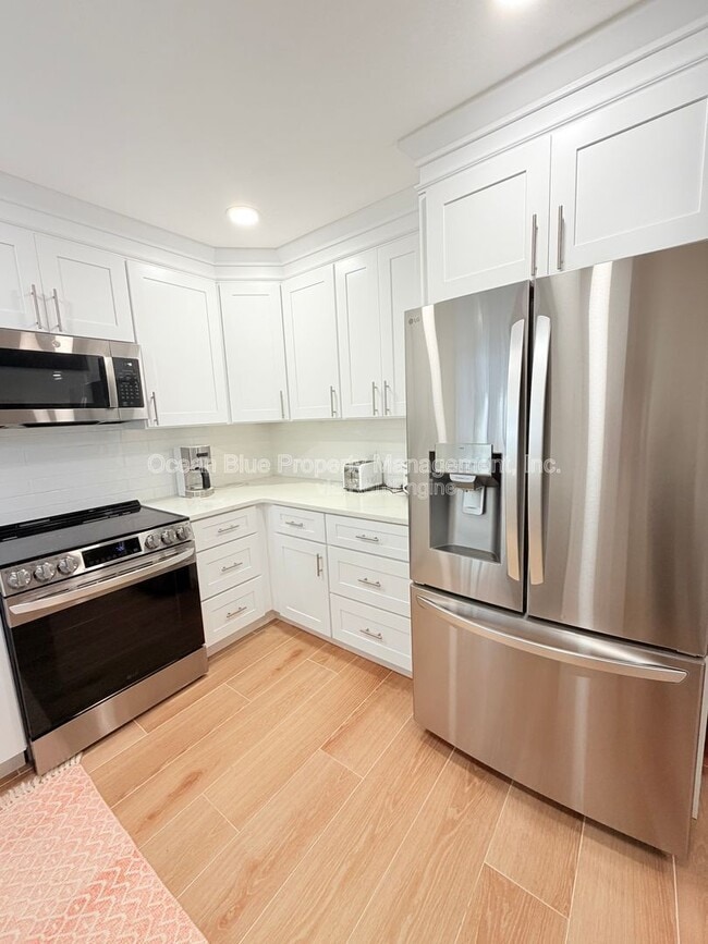 Building Photo - 724 Sunset Cove