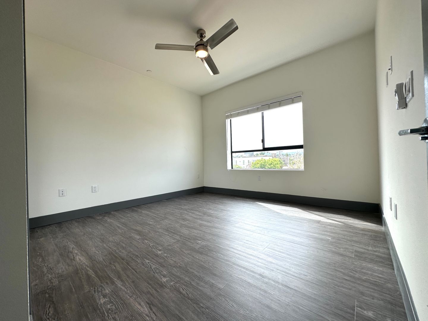 Building Photo - 3743 Midvale Ave