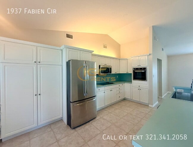 Building Photo - 1937 Fabien Cir
