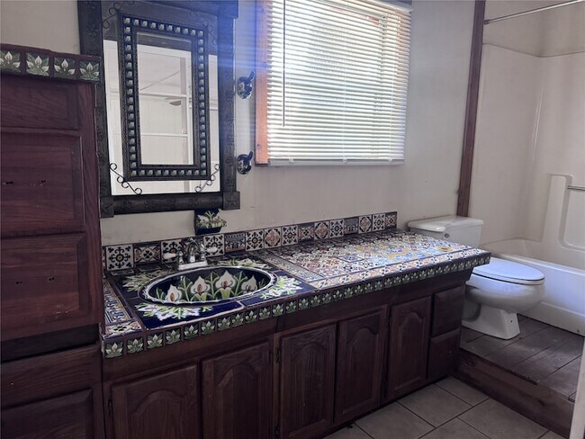 Building Photo - 16477 Piper Ln