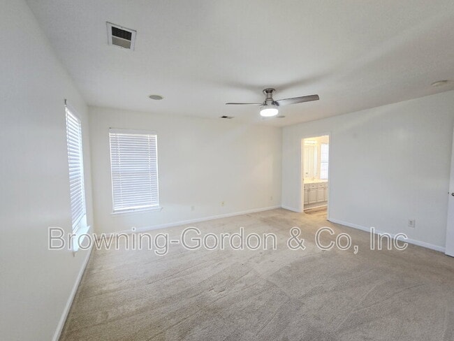 Building Photo - 1657 Comanche Run