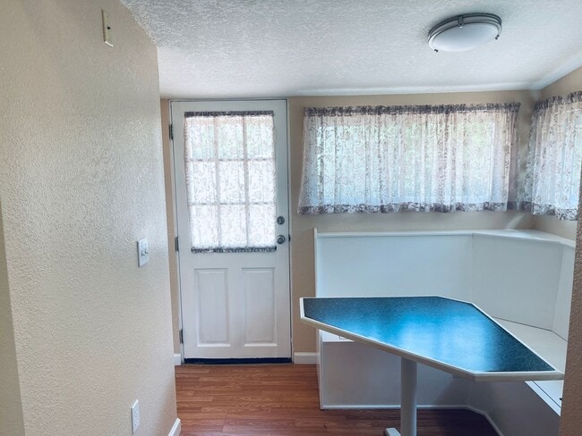 Building Photo - Charming 2-Bedroom in Candler with Large Y...