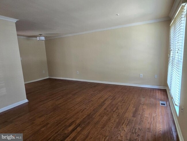 Building Photo - 4725 Pistachio Ln