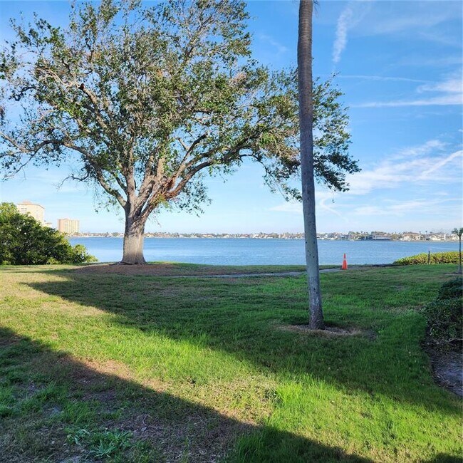 Building Photo - 6104 Palma Del Mar Blvd S