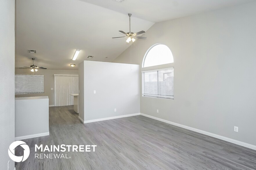 Building Photo - 825 Fuerte Ct