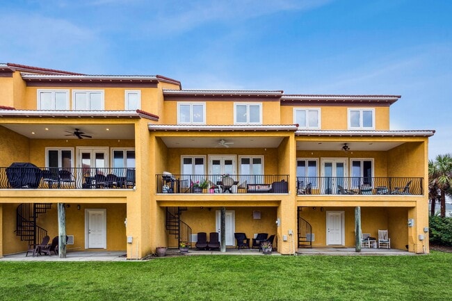 Building Photo - 1500 Via De Luna Dr
