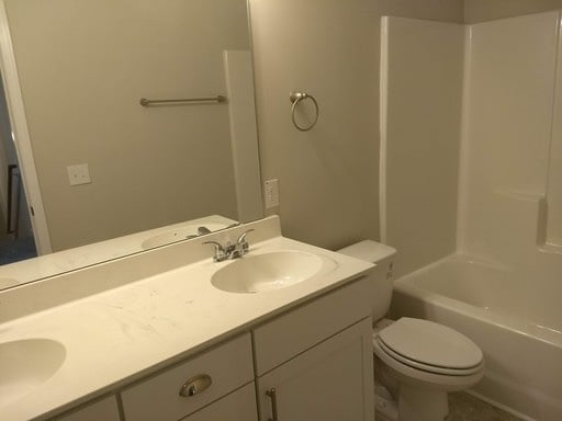 Building Photo - Beautiful 3 Bedroom w/Garage Townhouse Clo...