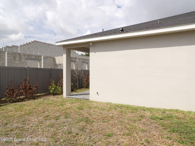 Building Photo - 2285 Highland Ave
