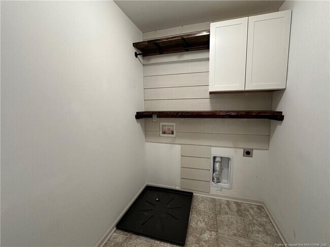 Building Photo - 5613 Bright View St