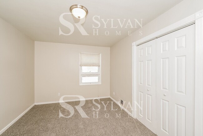 Building Photo - Come quick and see this 3Bed, 1Bath home!