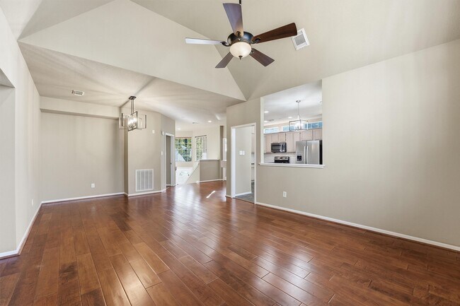 Building Photo - 56 Lakeridge Dr