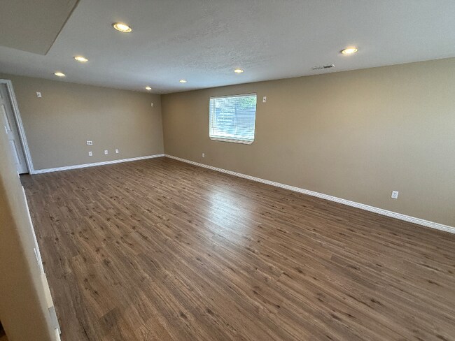Building Photo - 4091 1100 W