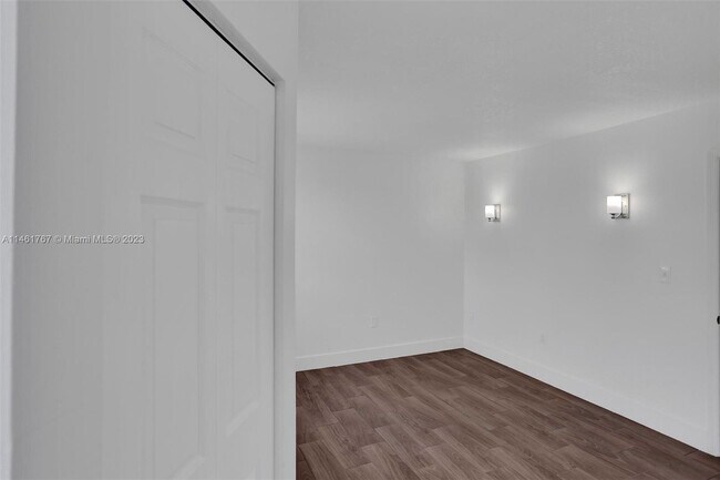 Building Photo - 675 NW 85th Ct