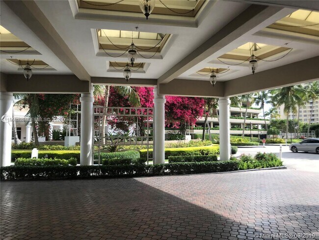 Building Photo - 701 Brickell Key Blvd