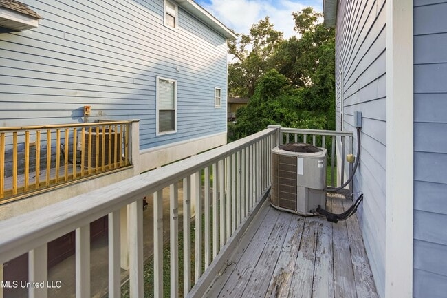 Building Photo - 259 Benachi Ave